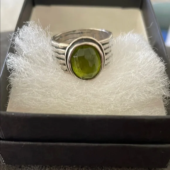 Silpada Silver Green Gemstone Ring with Textured Band - Picture 1 of 2
